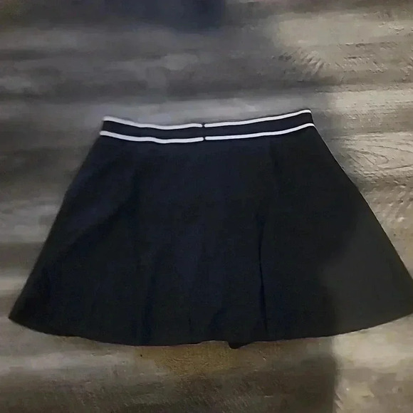 PETER MILLAR CARNER 15" SKORT SIZE XL - Picture 4 of 4